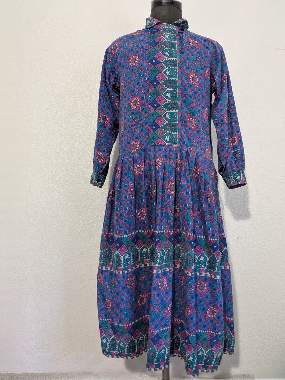 JAVA Bohemian Patterned Long Sleeve Medium Maxi Dress in Purple and Teal